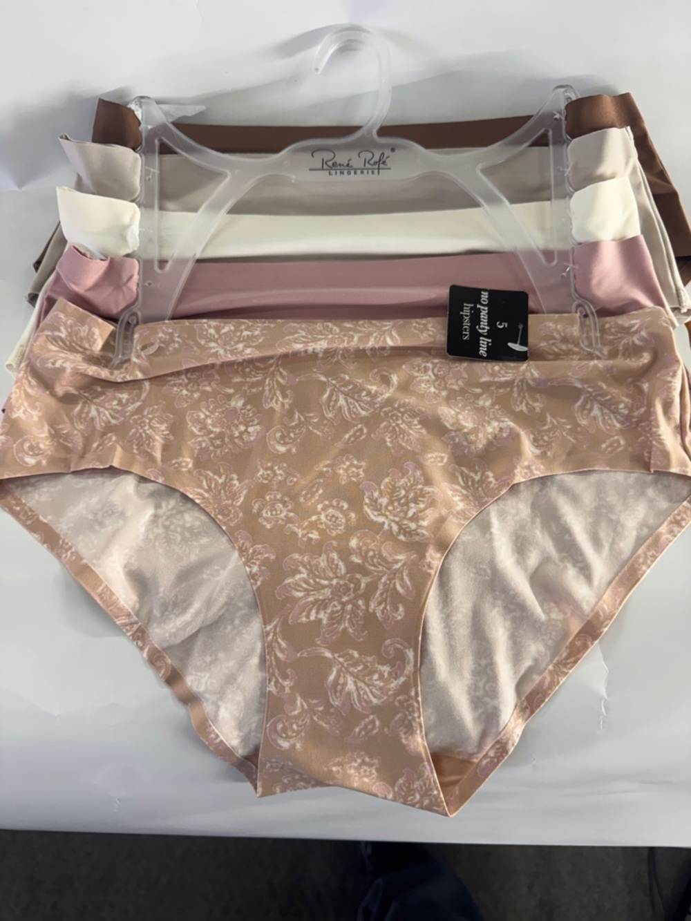 Set of 5 Rene Rofe Lingerie Hipsters no panty lines- Blush, Cream, Mauve, Brown